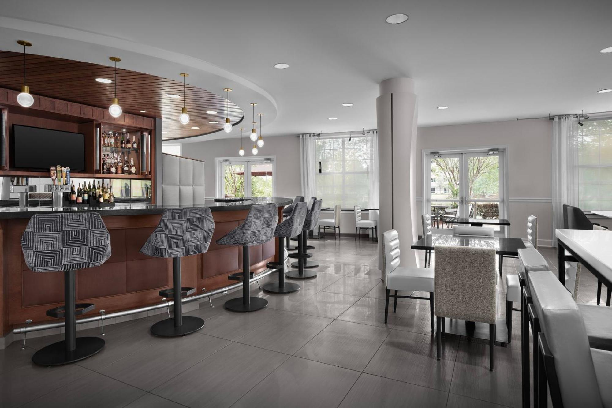 Hotel Indigo Jacksonville-Deerwood Park By Ihg Esterno foto